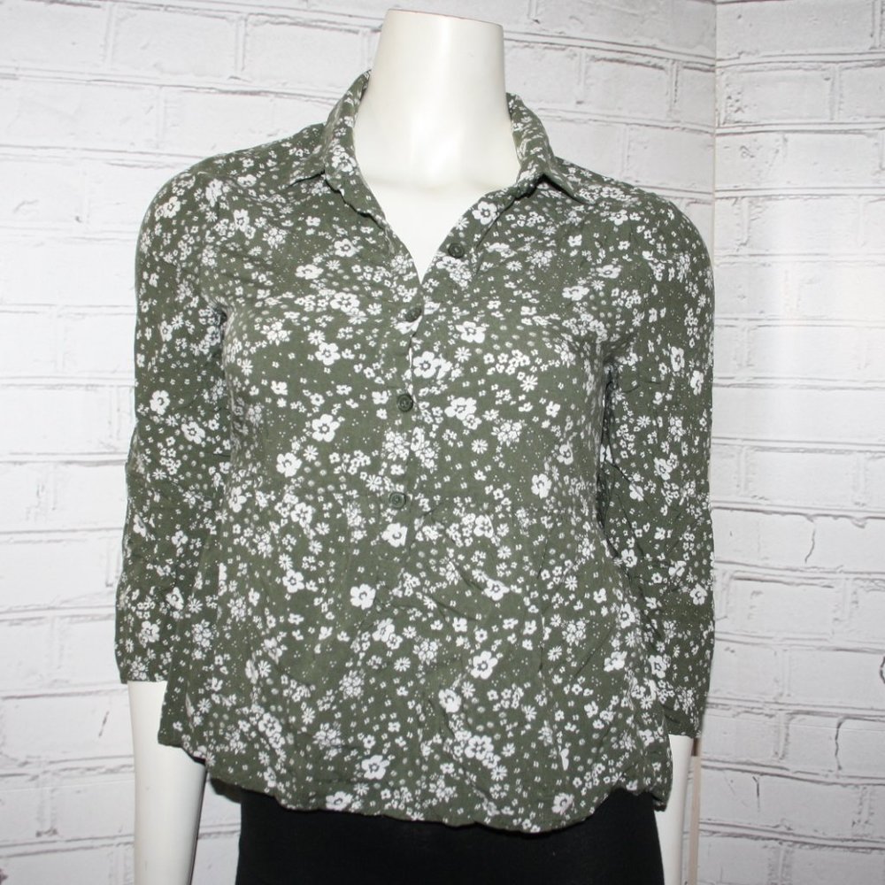 🌿🤍 No Boundaries · Olive & Cream Blouse · Size S